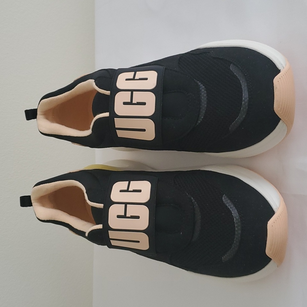 New Women's UGG Fabric Black Sneakers Sz 8